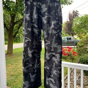 Men’s Obermeyer Camo ski pants